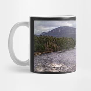 Invercauld Bridge, River Dee, Braemar, Scottish Highlands, UK (3) Mug